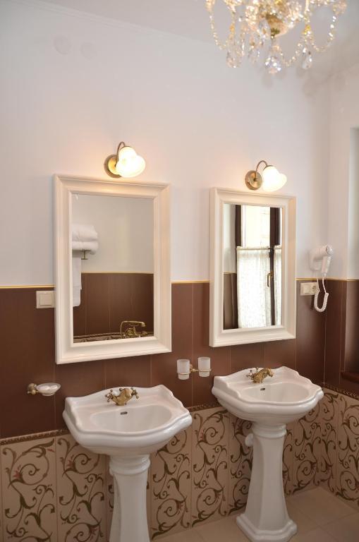 Chateau Royal Hotel Berezovka  Habitación foto